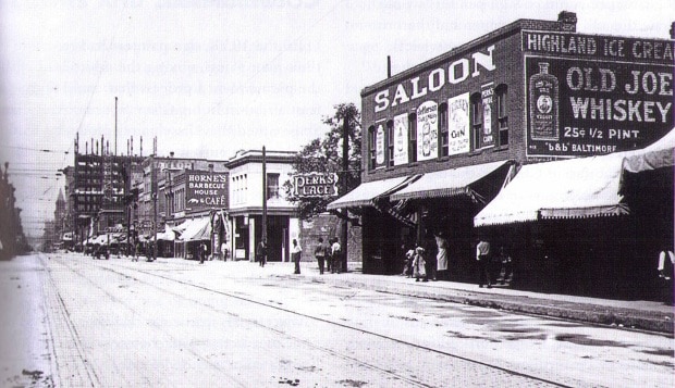 c.1913 photo of Birmingham, Alabama street scene showing painted wall signs