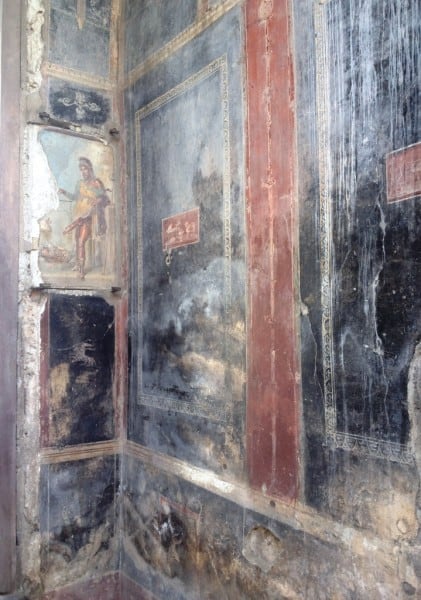 Painting on walls in Pompeii & Herculaneum