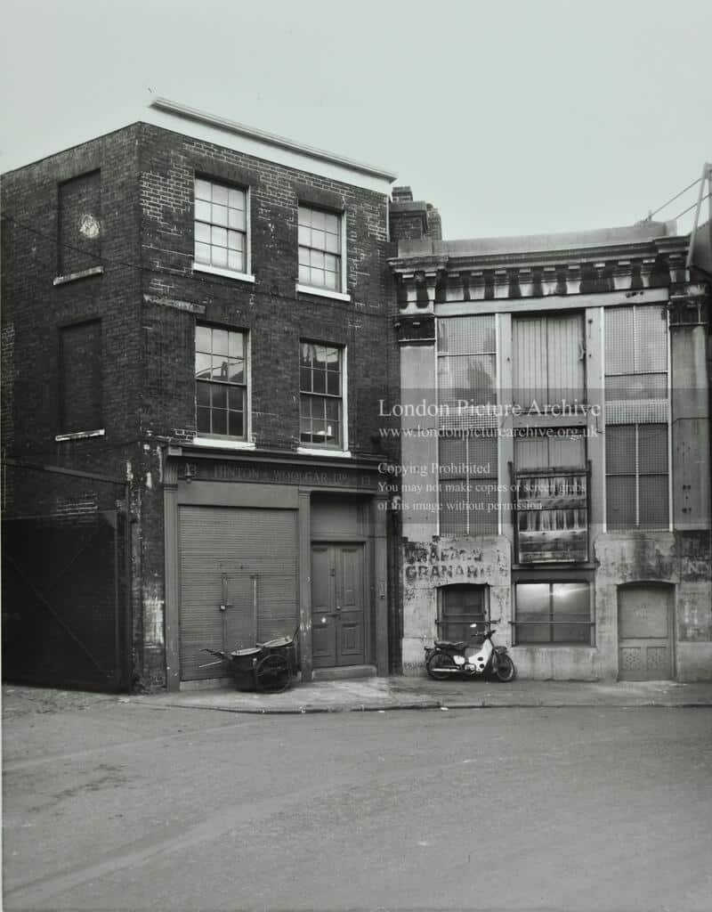1971 photograph of the building at 13–15 Park Street